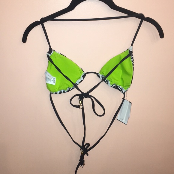 Size OS Black and White Pattered Bikini Top - Picture 3 of 3